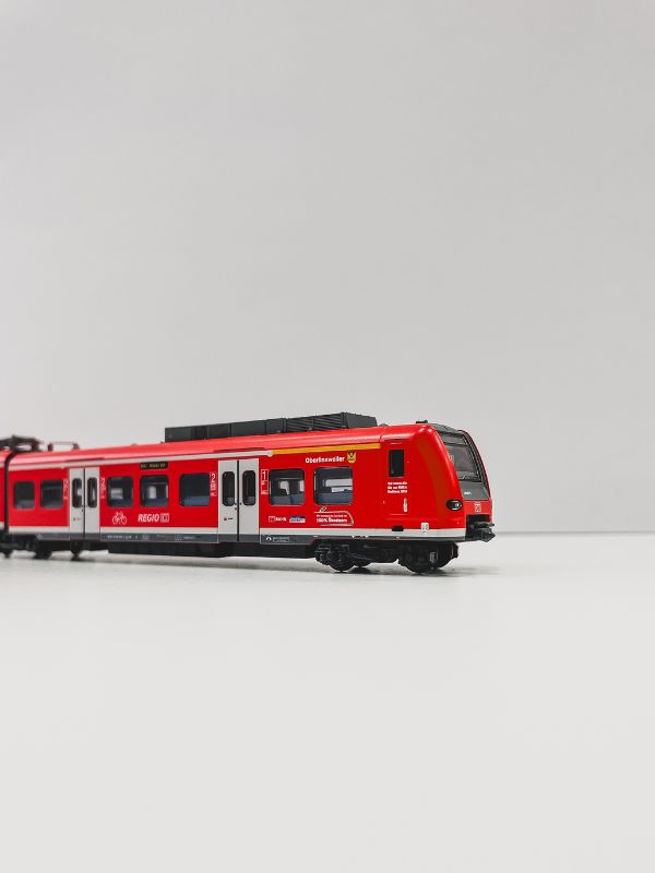 Model train DB red