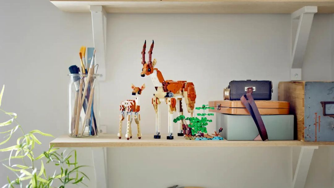 LEGO Creator 3in1 31150 Deer on a shelf