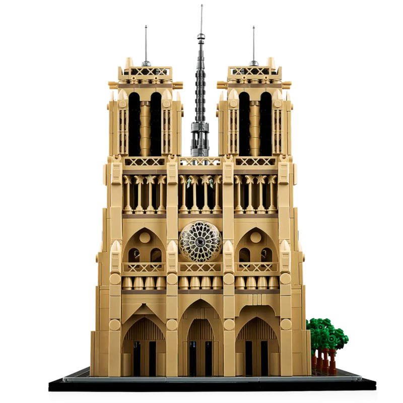 LEGO Architecture 21061 - Notre-Dame de Paris front view