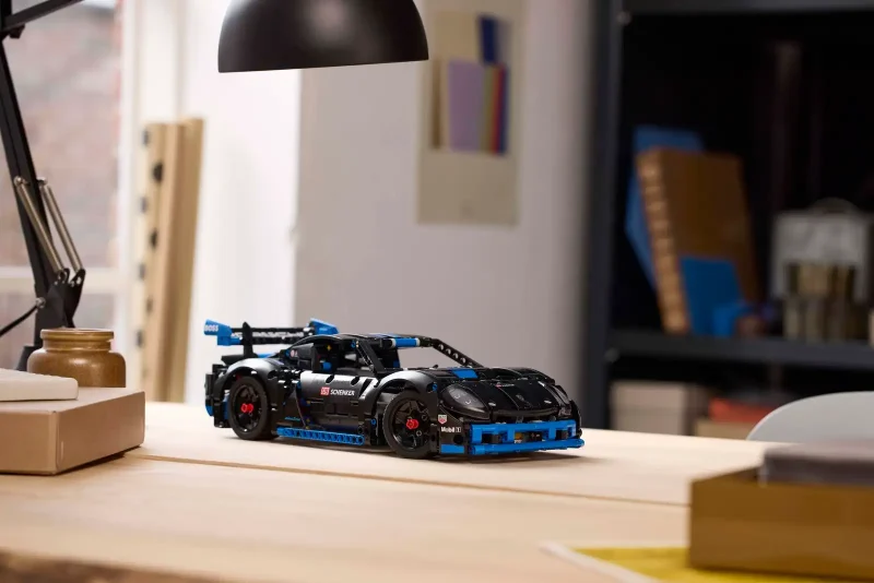 LEGO Technic 42176 Porsche GT4 e-Performance Race Car