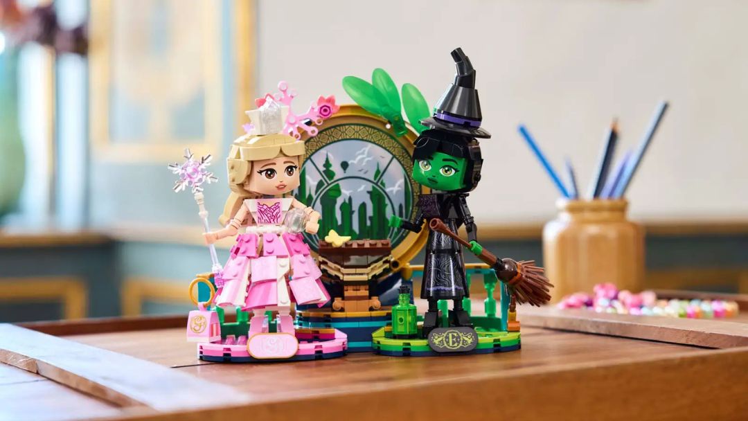 LEGO Wicked 75682 - Elphaba & Glinda Figures