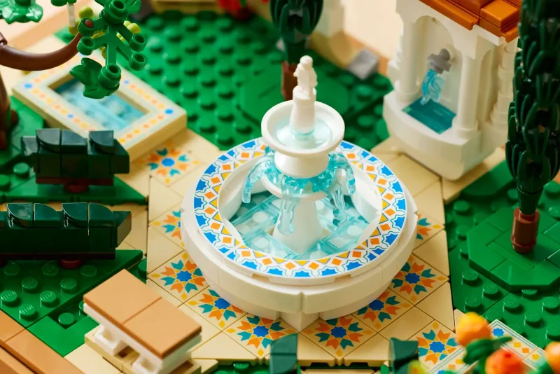 LEGO Icons 10359 Fountain Garden