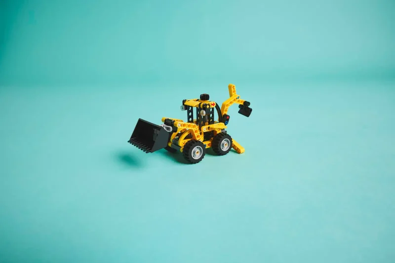 LEGO Technic 42197 Backhoe Loader