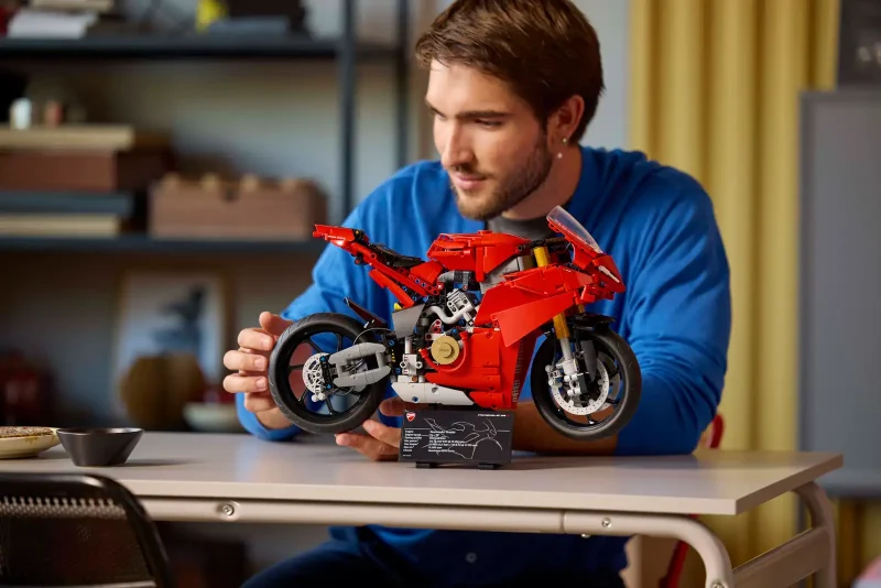 LEGO Technic 42202 Ducati Panigale V4 S Motorcycle