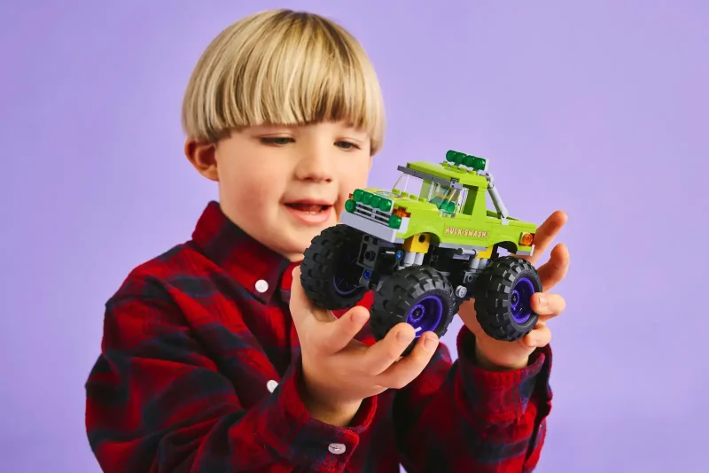 LEGO Marvel 76312 The Hulk Truck vs. Thanos