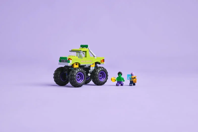 LEGO Marvel 76312 The Hulk Truck vs. Thanos