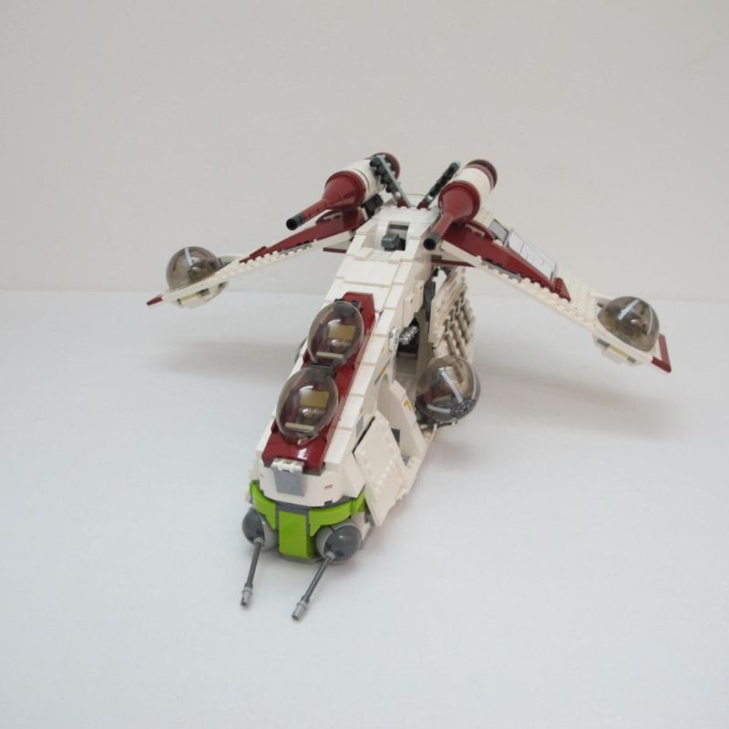 Republic Gunship. Complete with instructions and box - Image 12