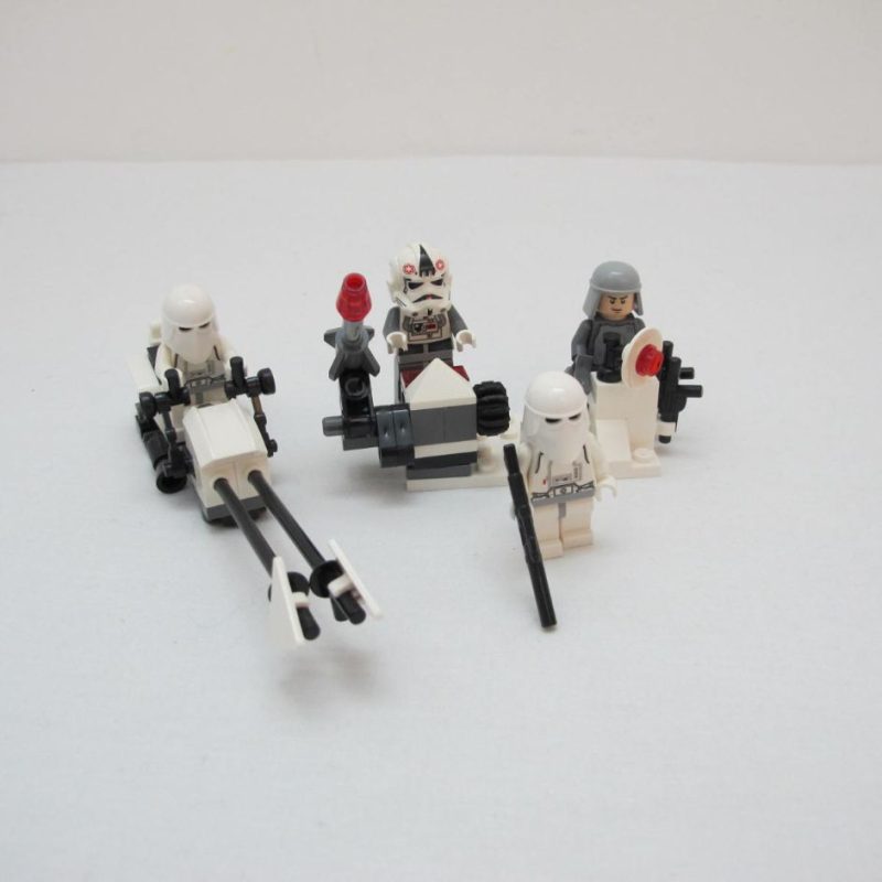 Snowtrooper Battle Pack. Complete with instructions and box - Image 11