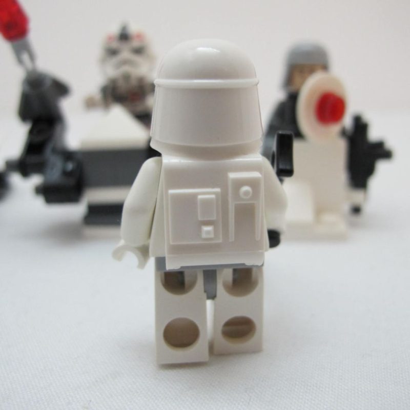 Snowtrooper Battle Pack. Complete with instructions and box - Image 13