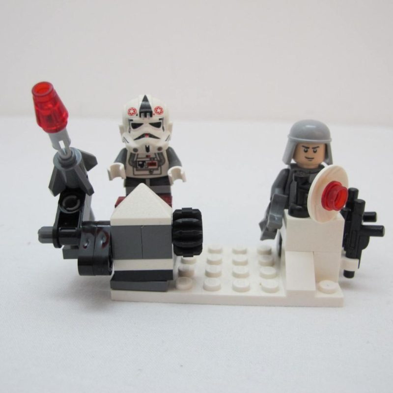 Snowtrooper Battle Pack. Complete with instructions and box - Image 14