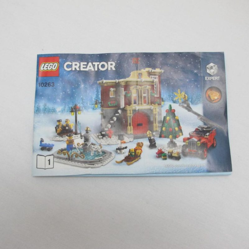 Winter Village Fire Station. Incomplete with instructions book 1, no box and no book 2 - Image 3