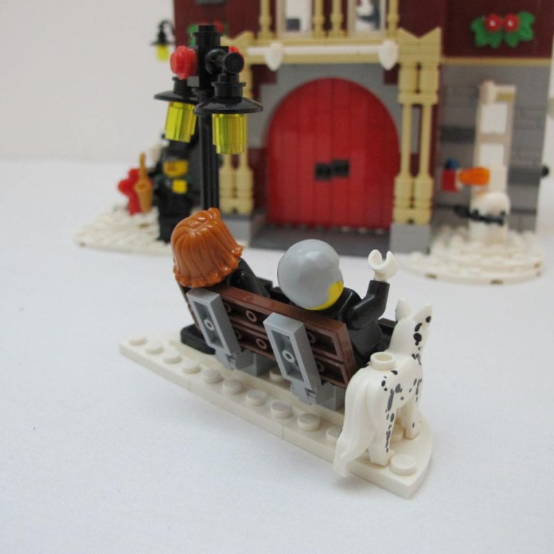 Winter Village Fire Station. Incomplete with instructions book 1, no box and no book 2 - Image 11