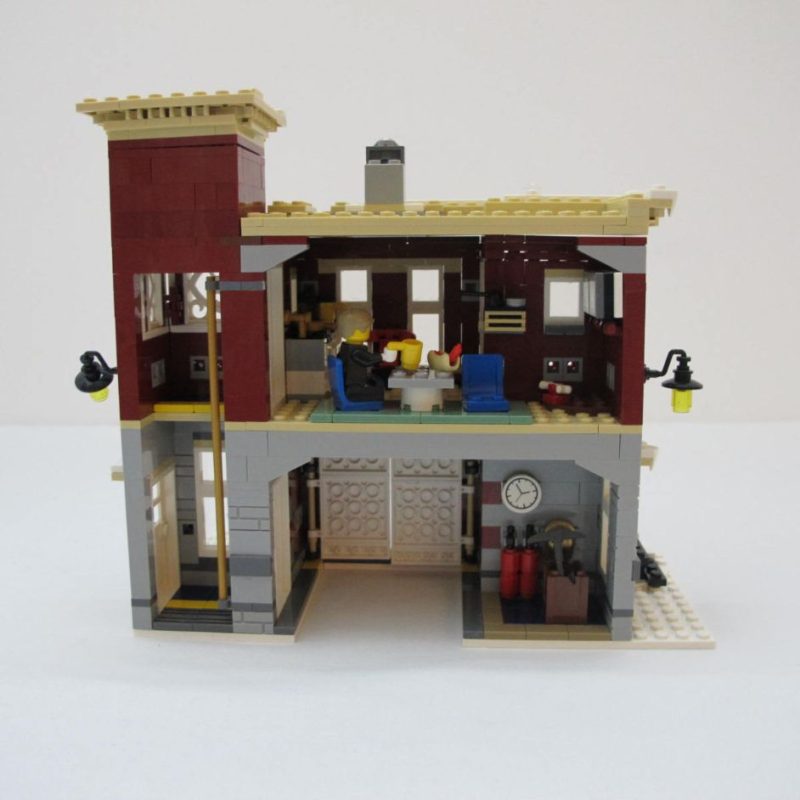 Winter Village Fire Station. Incomplete with instructions book 1, no box and no book 2 - Image 15