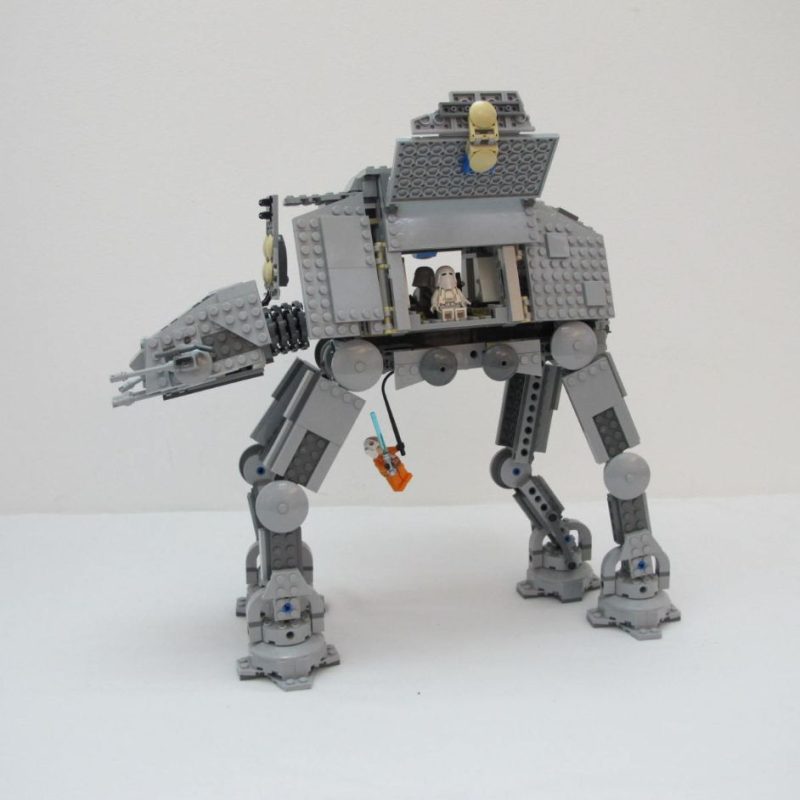 AT-AT Walker. Complete with instructions and box - Image 11