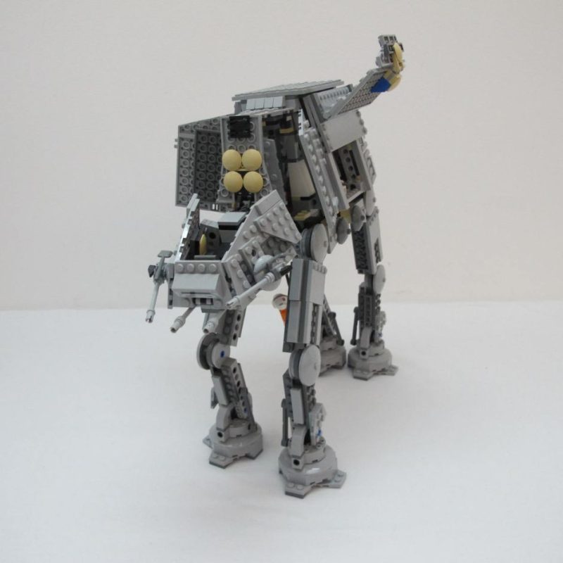 AT-AT Walker. Complete with instructions and box - Image 12