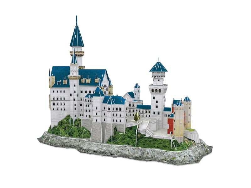 Neuschwanstein Castle 3D Puzzle - Image 5