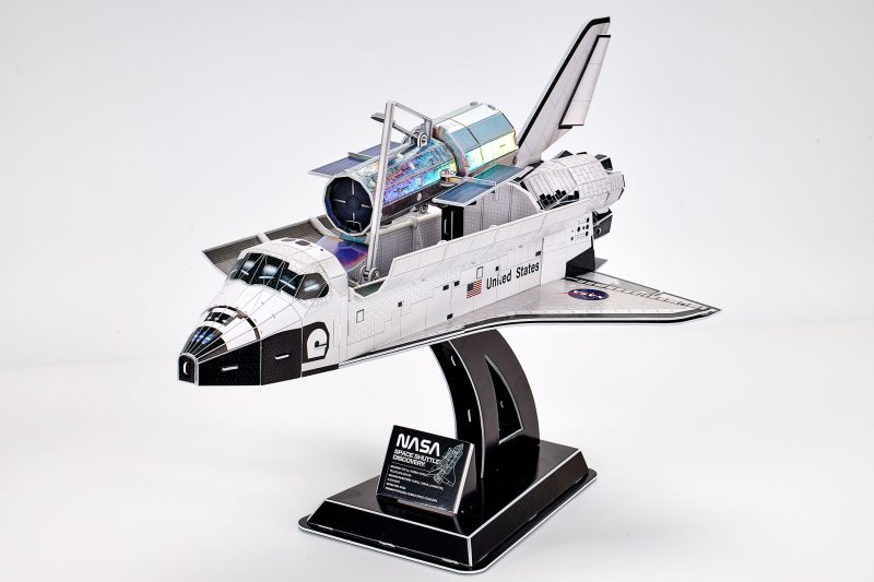 Space Shuttle Discovery Revell 3D Puzzle - Image 5