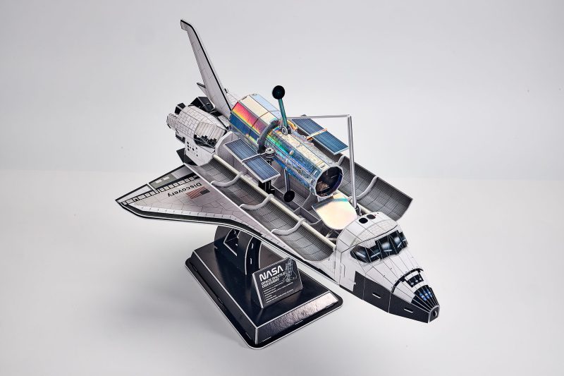 Space Shuttle Discovery Revell 3D Puzzle - Image 9