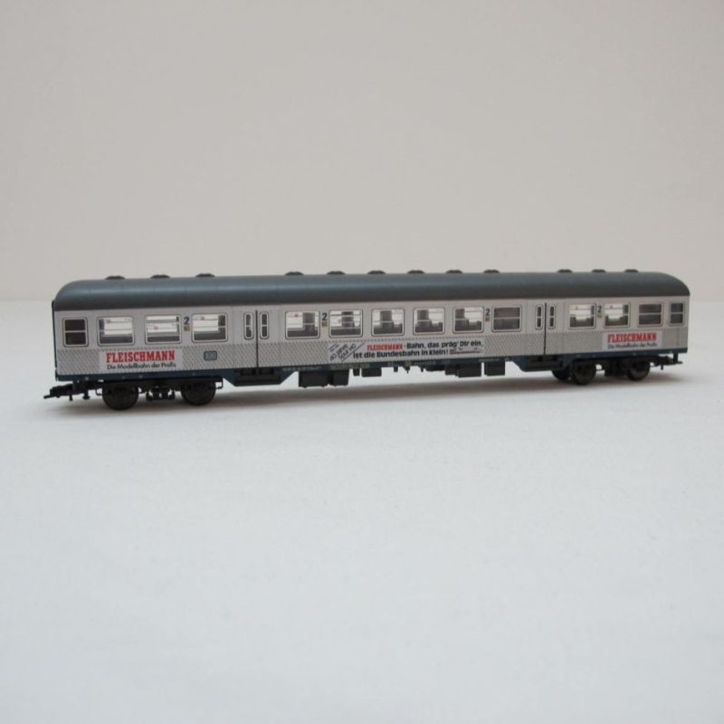 Commuter coach - 40th anniversary model - Image 2