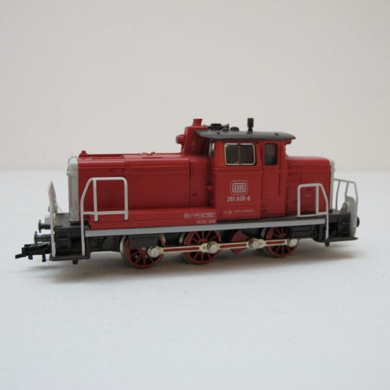 Diesel locomotive red BR 361 635-6 DB - Image 10