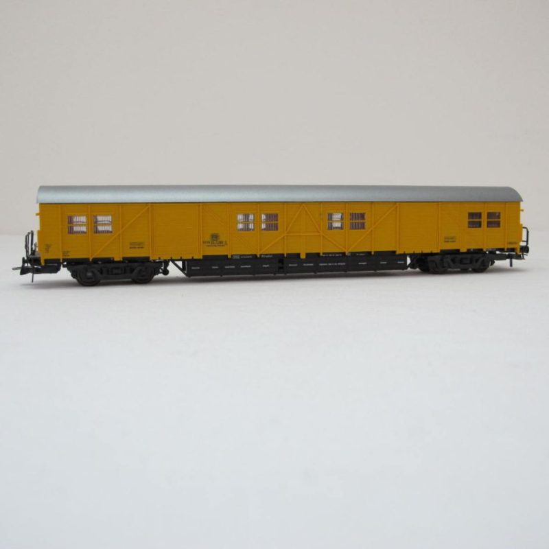 DB yellow standardised auxiliary equipment wagon - Image 4