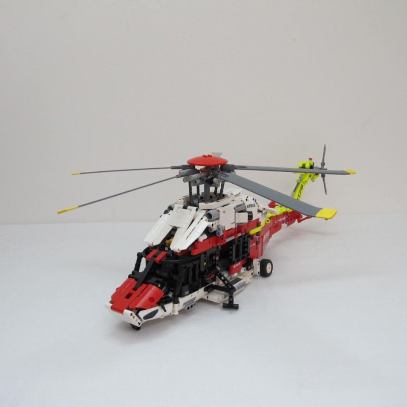 Airbus H175 Rescue Helicopter. Complete with instructions and box - Image 9