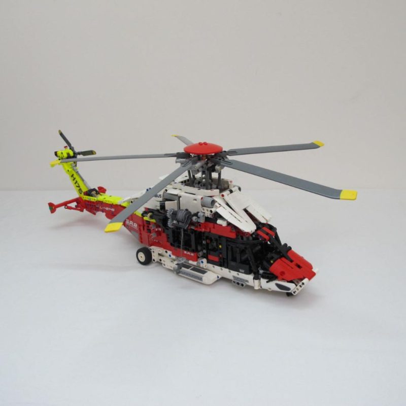 Airbus H175 Rescue Helicopter. Complete with instructions and box - Image 10