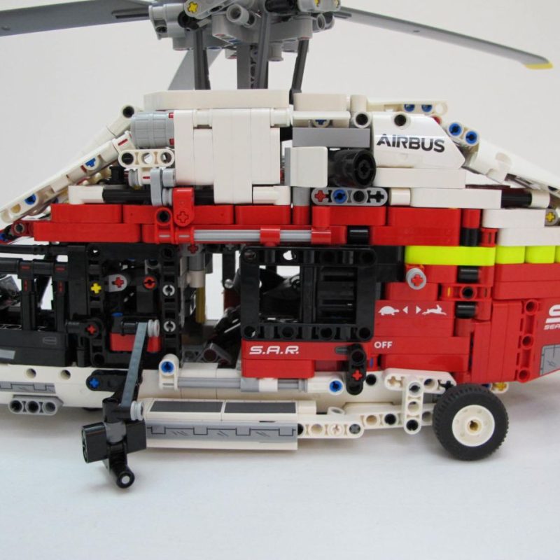 Airbus H175 Rescue Helicopter. Complete with instructions and box - Image 14