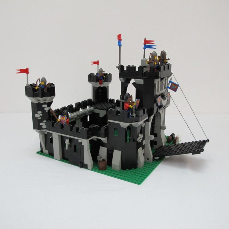 Black Monarch's Castle. Complete with instructions, no box - Image 15