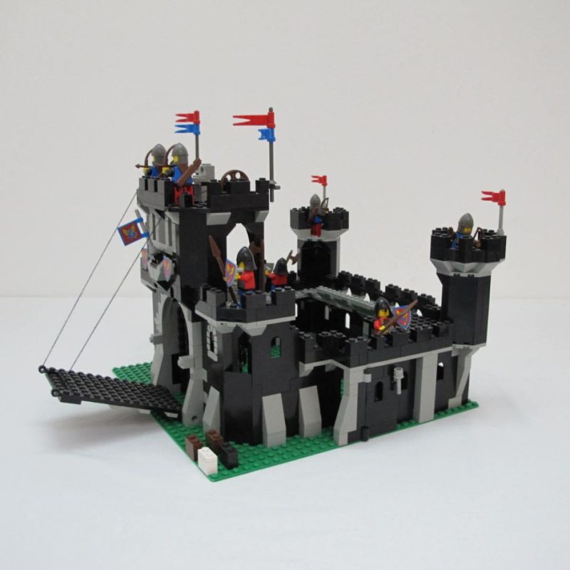 Black Monarch's Castle. Complete with instructions, no box - Image 3