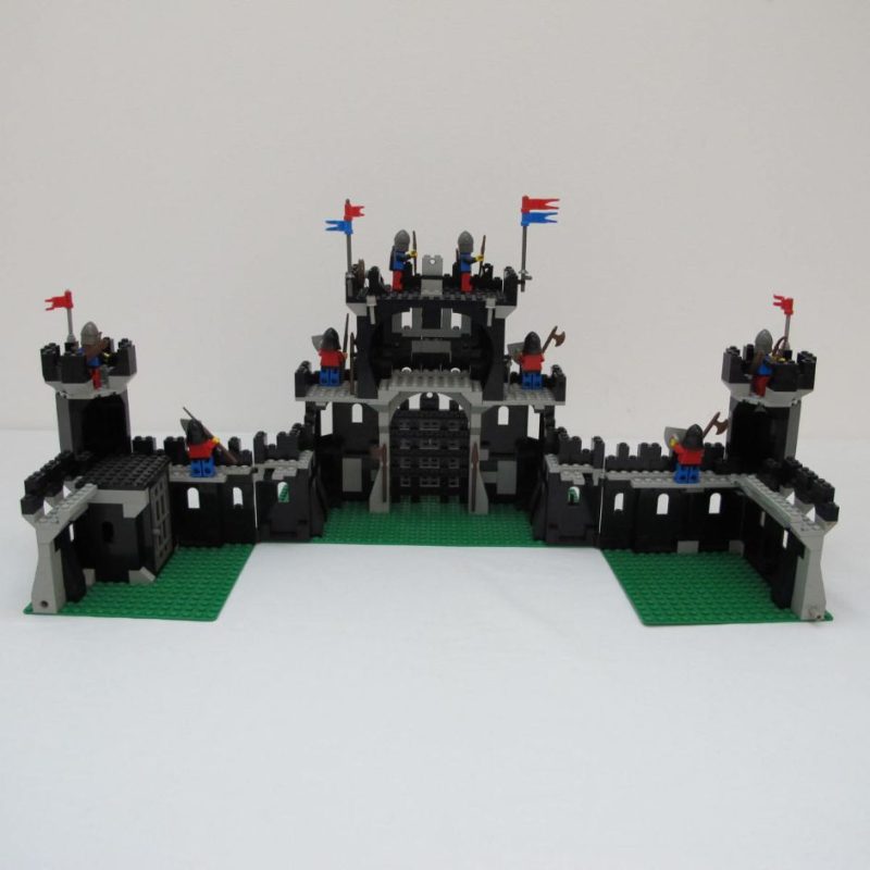 Black Monarch's Castle. Complete with instructions, no box - Image 4