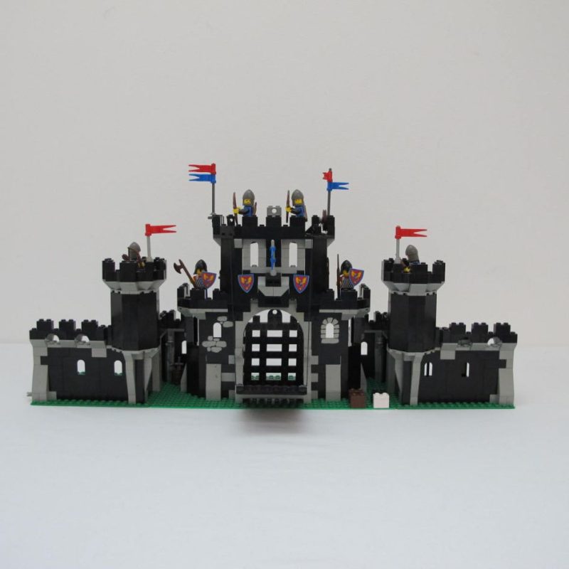 Black Monarch's Castle. Complete with instructions, no box - Image 5