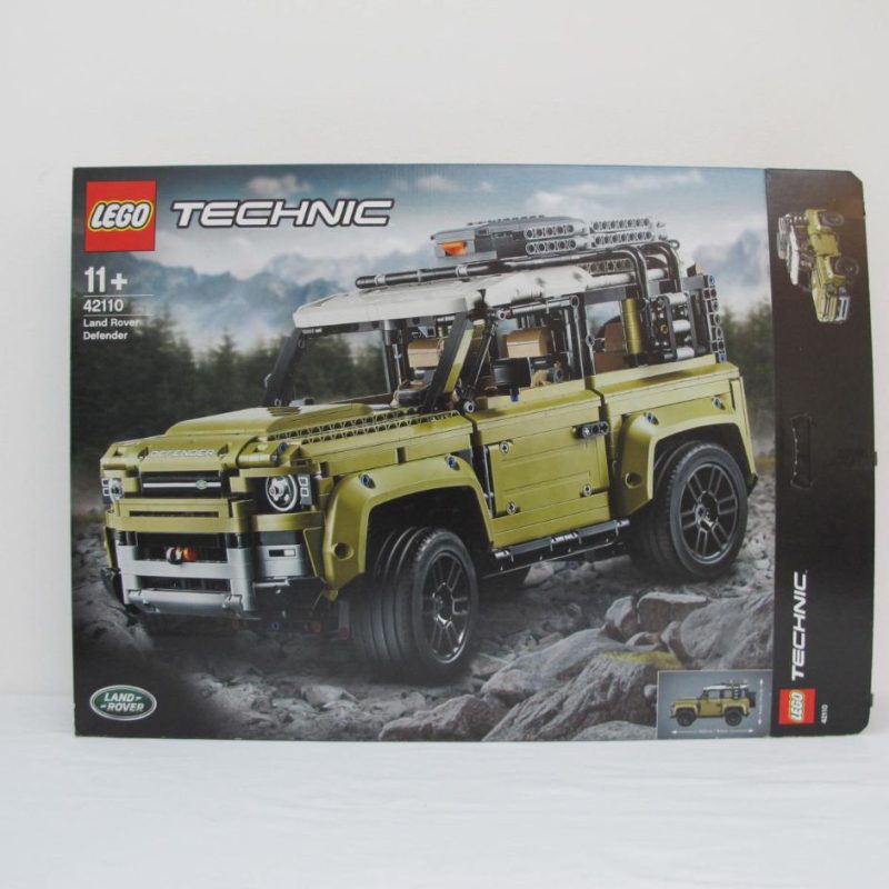 Land Rover Defender. Complete with instructions and box - Image 5