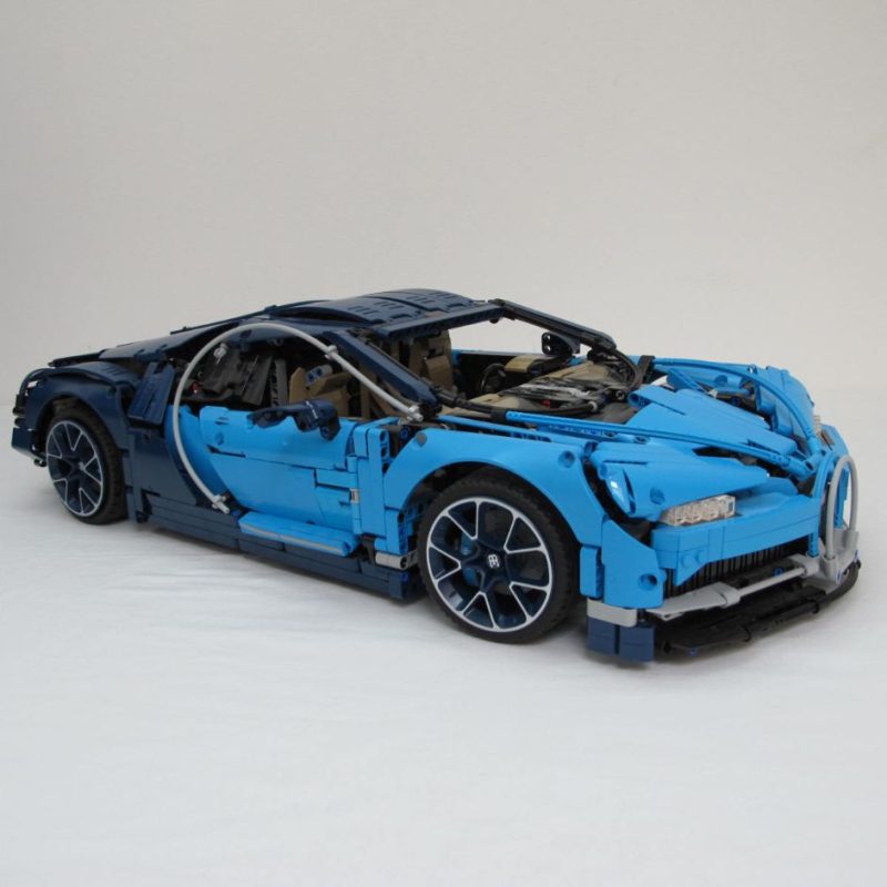 Bugatti Chiron. Complete with instructions and box - Image 7