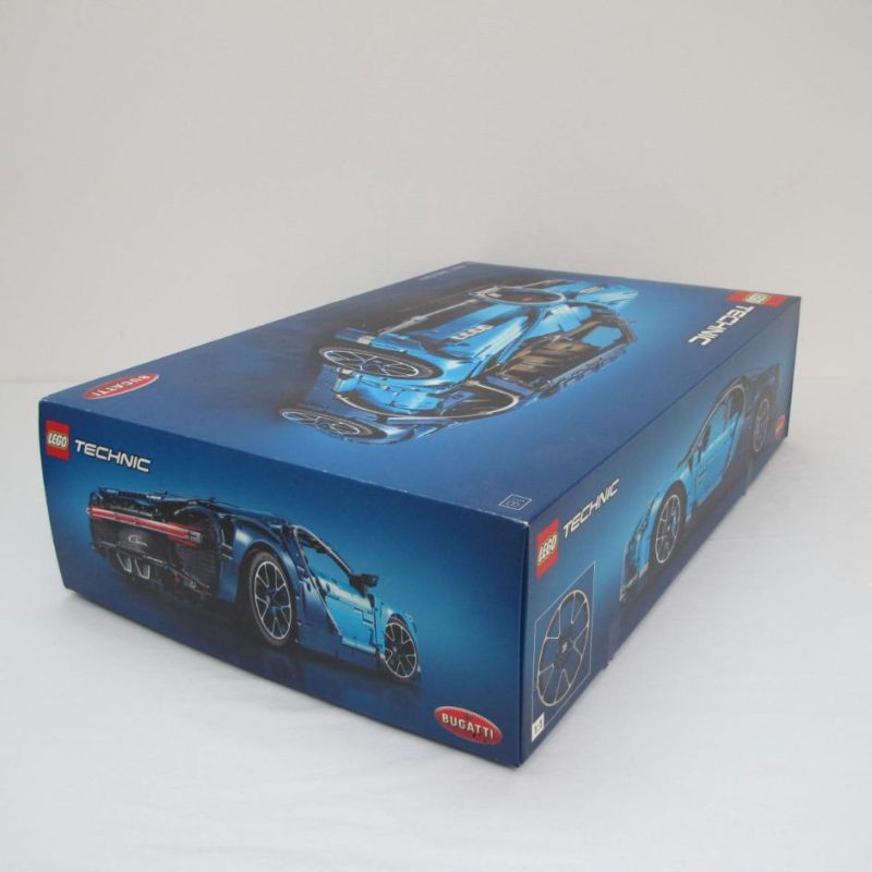 Bugatti Chiron. Complete with instructions and box - Image 16