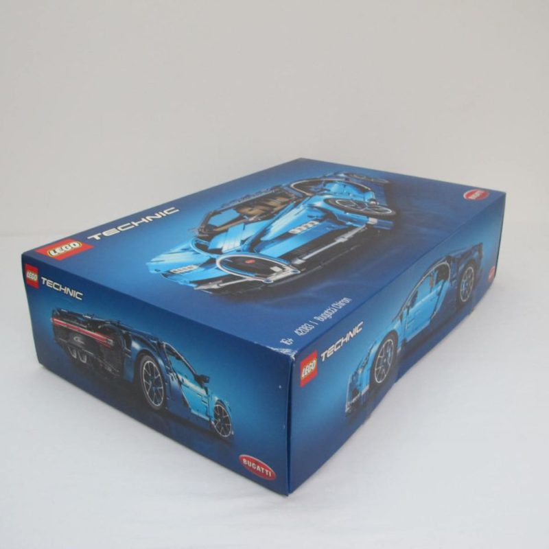 Bugatti Chiron. Complete with instructions and box - Image 17