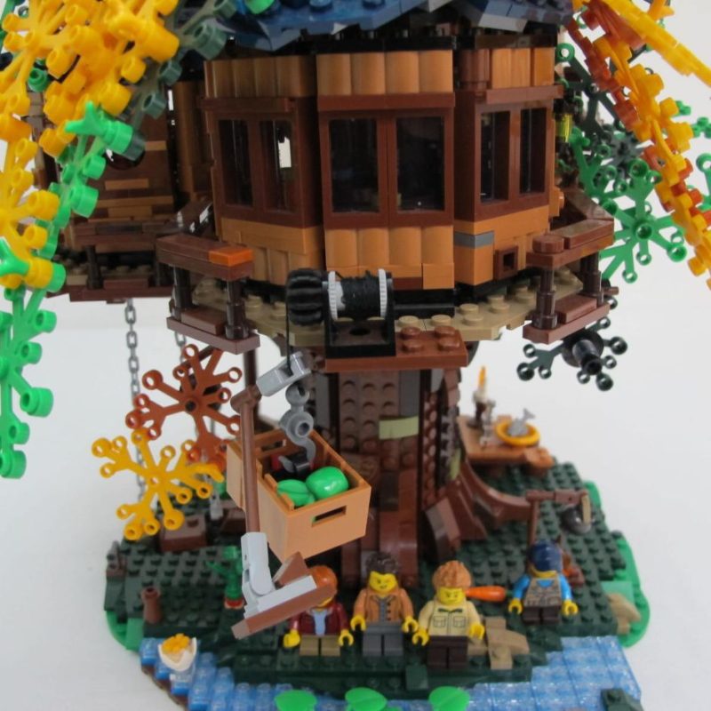 Tree House. Complete with instructions and box - Image 11