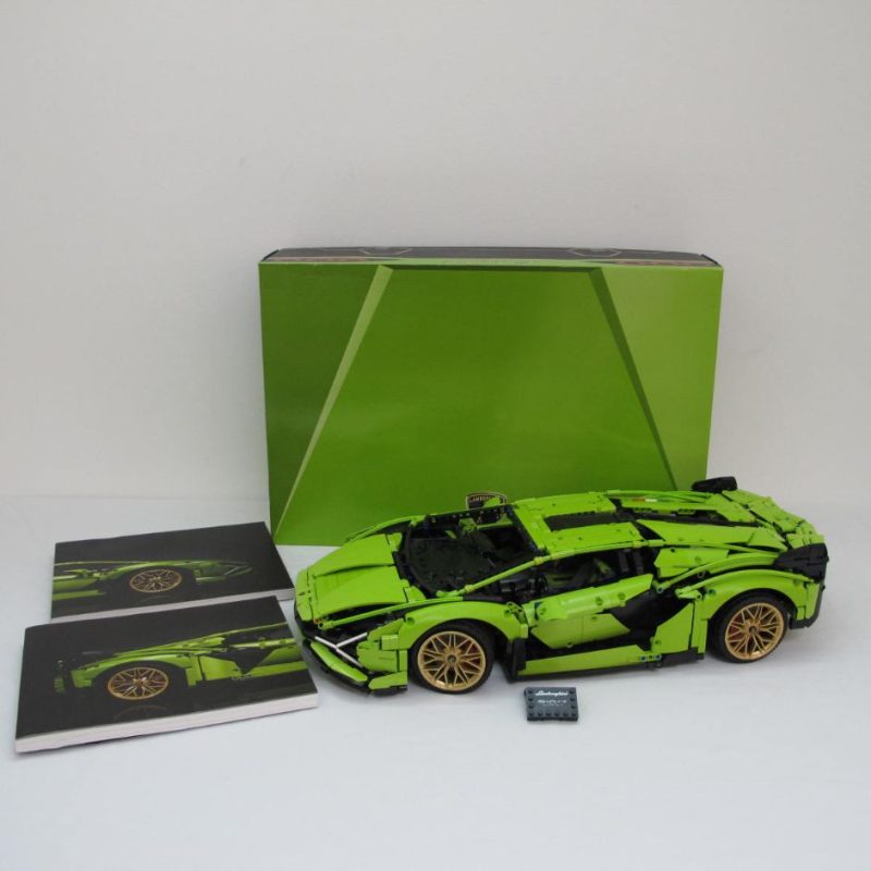 Lamborghini Sián (Sian) FKP 37. Complete with instructions and box