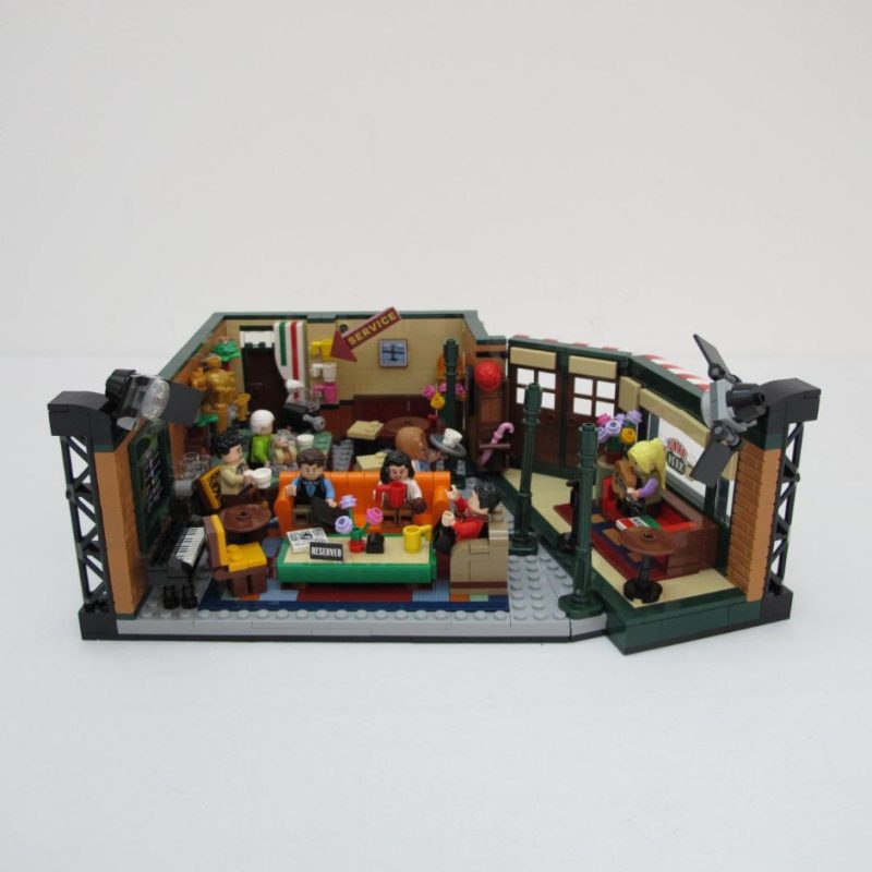 F·R·I·E·N·D·S Central Perk. Complete with instructions and box - Image 4