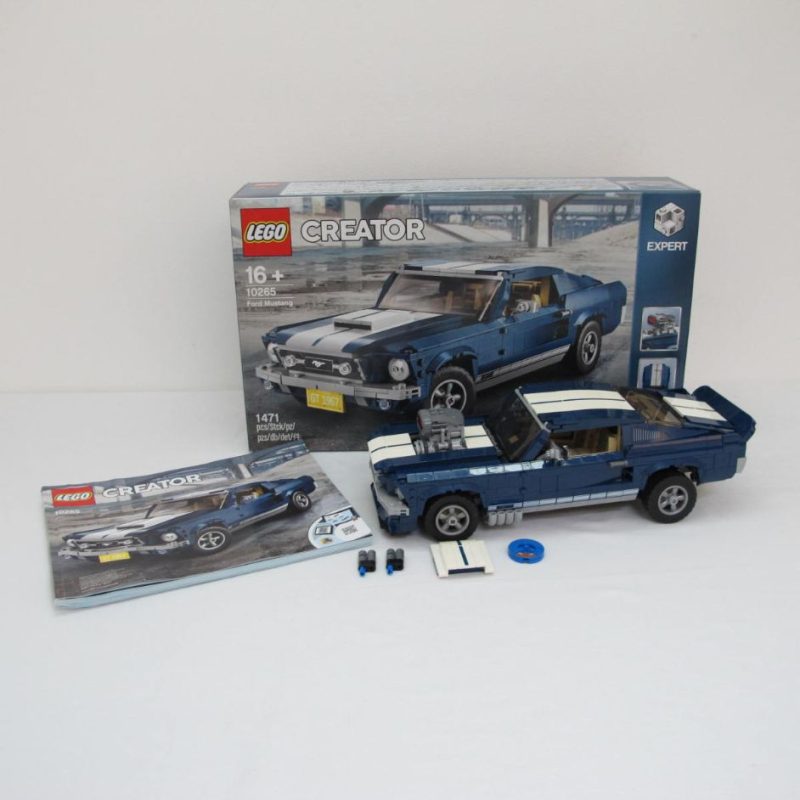 Ford Mustang. Complete with instructions and box