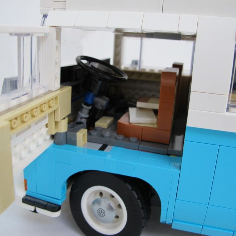 Volkswagen T2 Camper Van {VW Bus}. Complete with instructions and box - Image 12