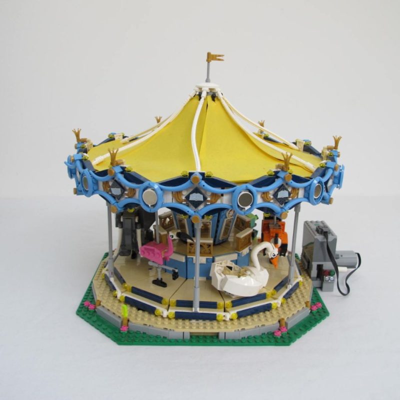 Carousel. Complete with instructions and box - Image 4