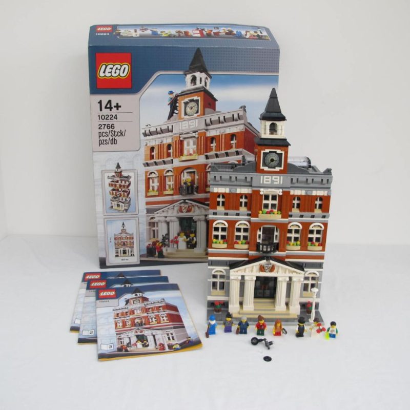 Town Hall. Complete with instructions and box