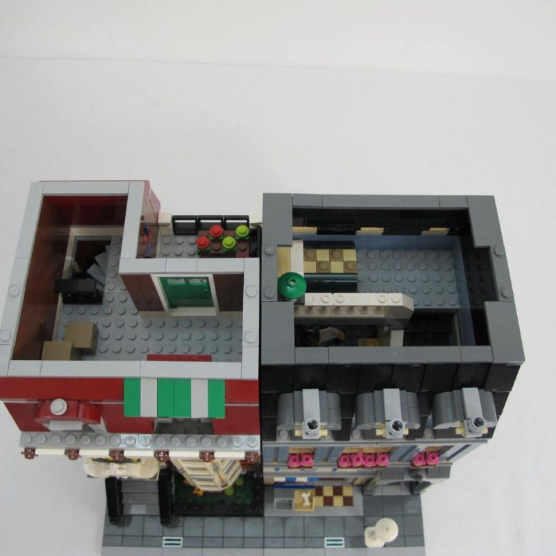 Pet Shop. Complete with instructions and box - Image 8