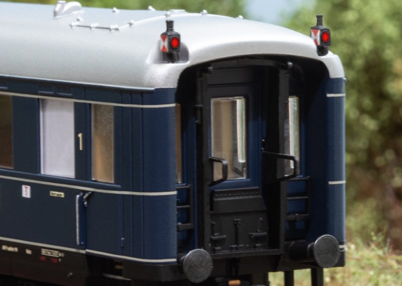 Märklin 43233 "F 41 Senator" Express Train Passenger Car Set