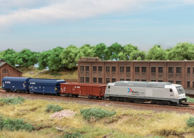 Märklin "Modern Freight Service" Starter Set with a Class 285 Diesel Locomotive (81875)