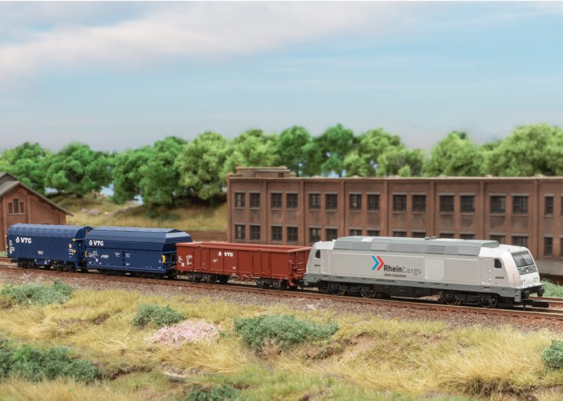 Märklin "Modern Freight Service" Starter Set with a Class 285 Diesel Locomotive (81875)