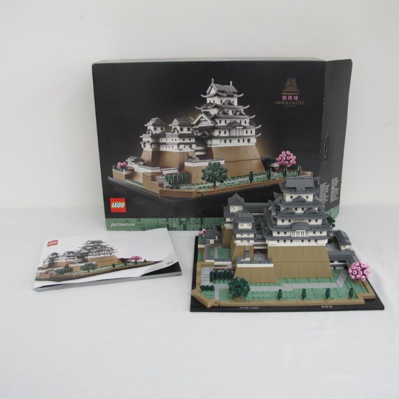 Himeji Castle. Complete with instructions and box
