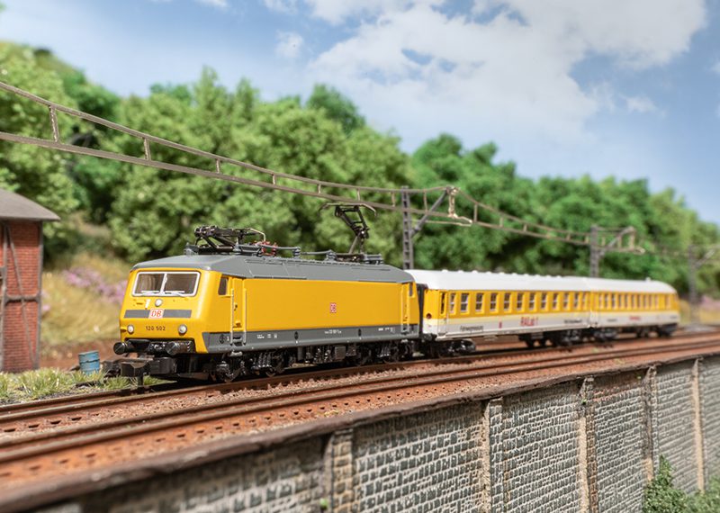 Märklin 81528 "DB Network" Train Set with Class 120 Electric Locomotive