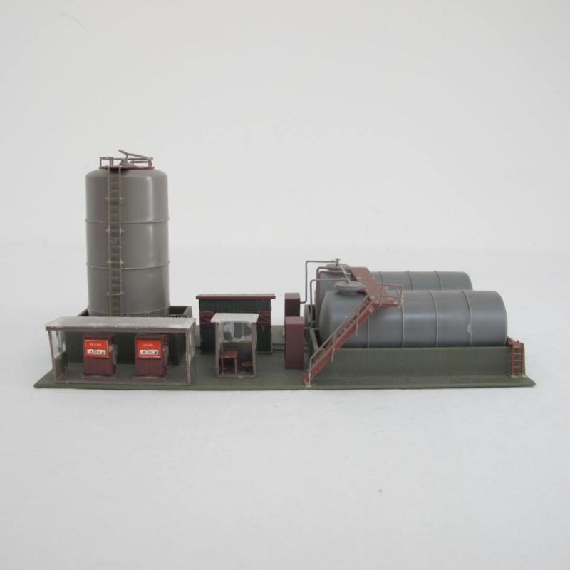 Oil depot - Image 2
